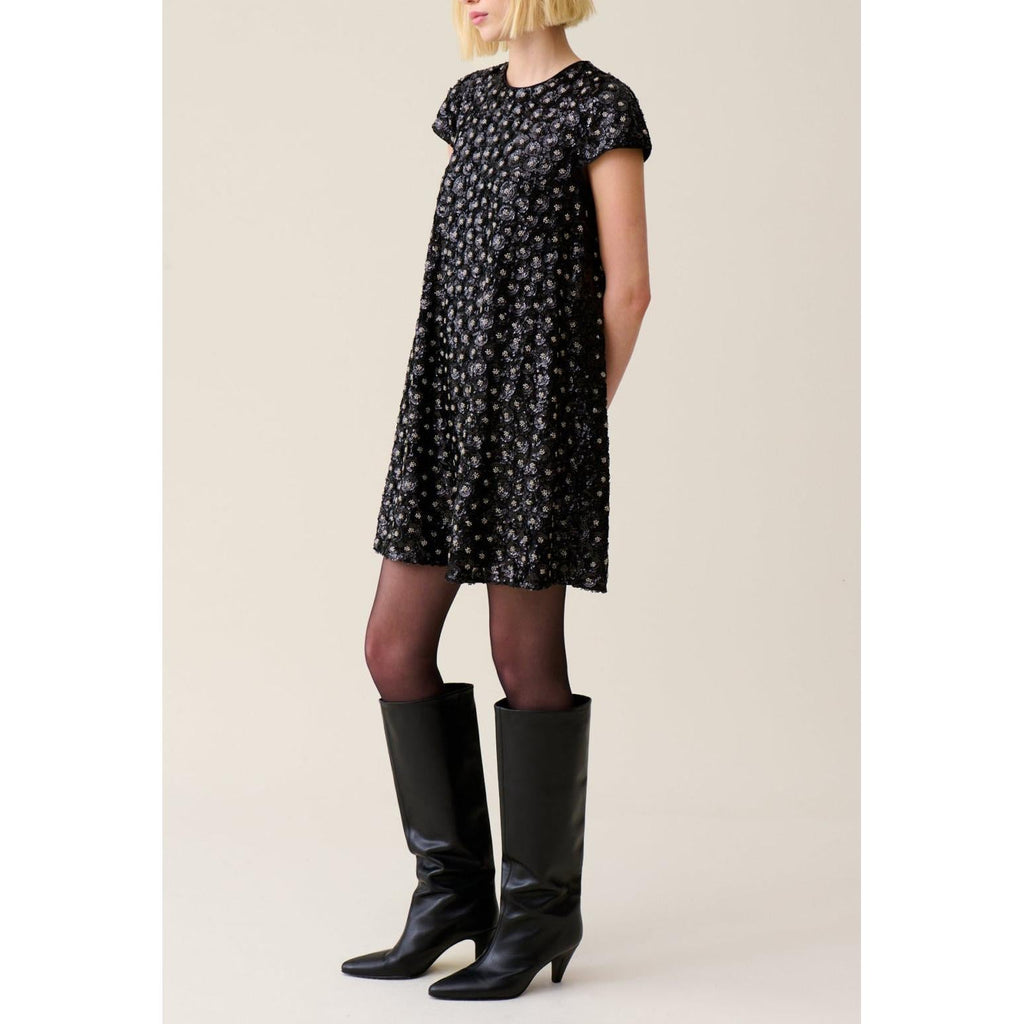 Vestido babydoll corto bordado
