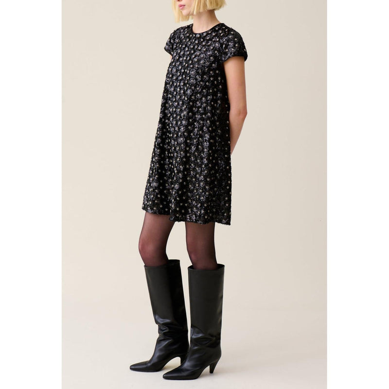 Vestido babydoll corto bordado
