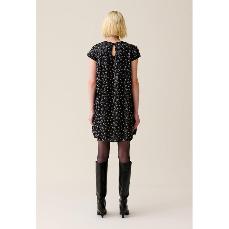 Vestido babydoll corto bordado