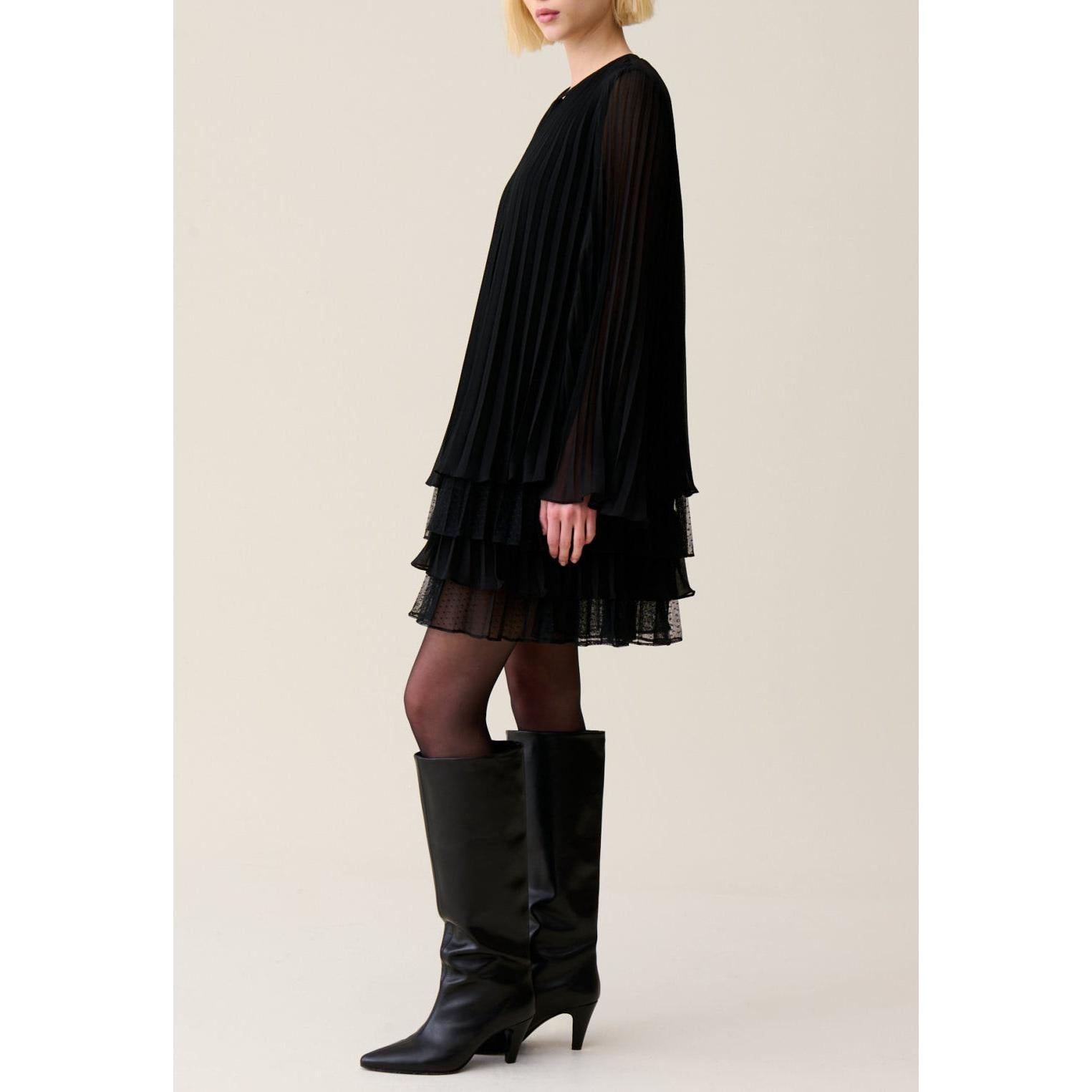 Robe Courte Noire Volantée