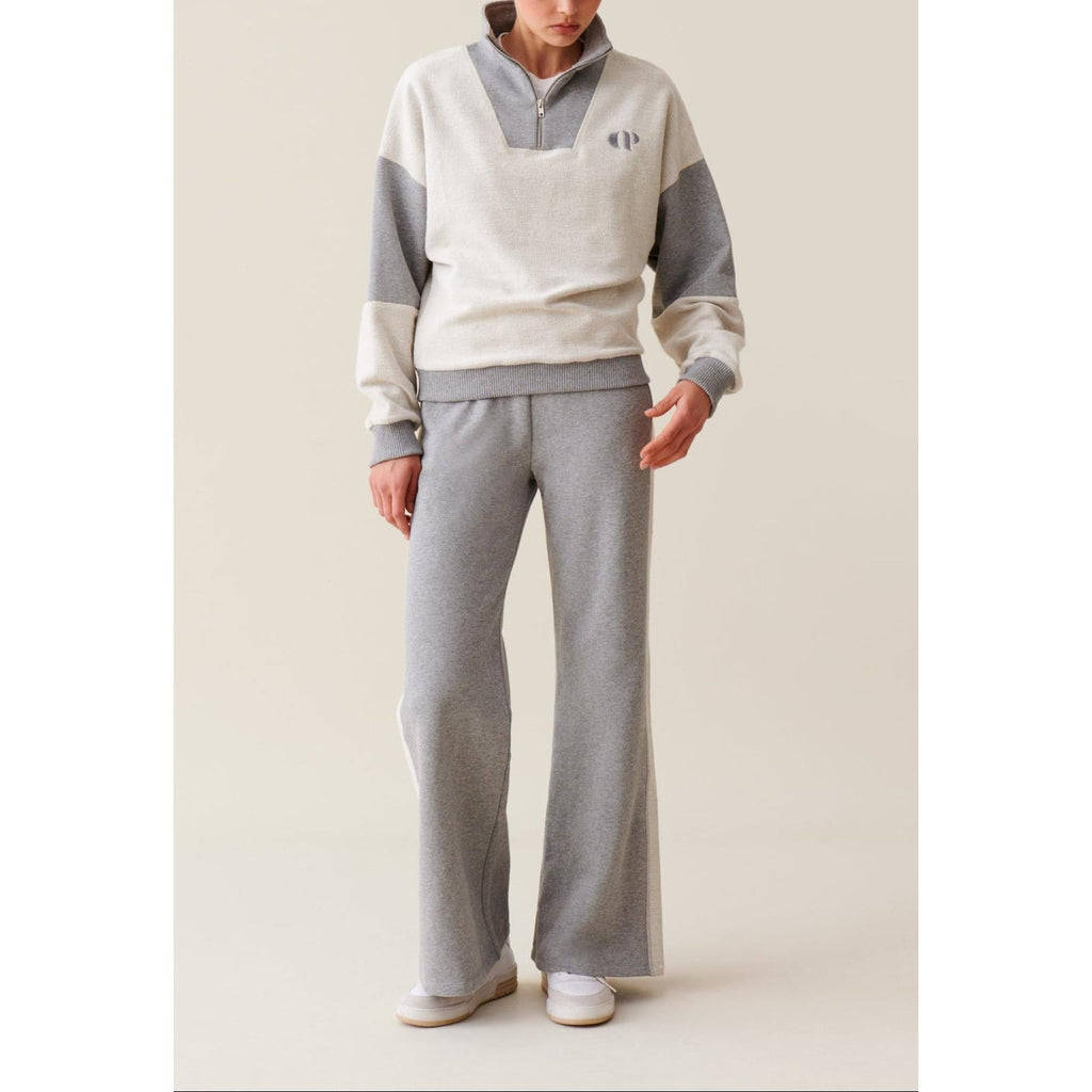 Sudadera con cremallera y cuello alto