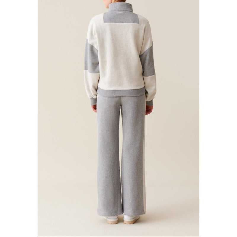 Sudadera con cremallera y cuello alto