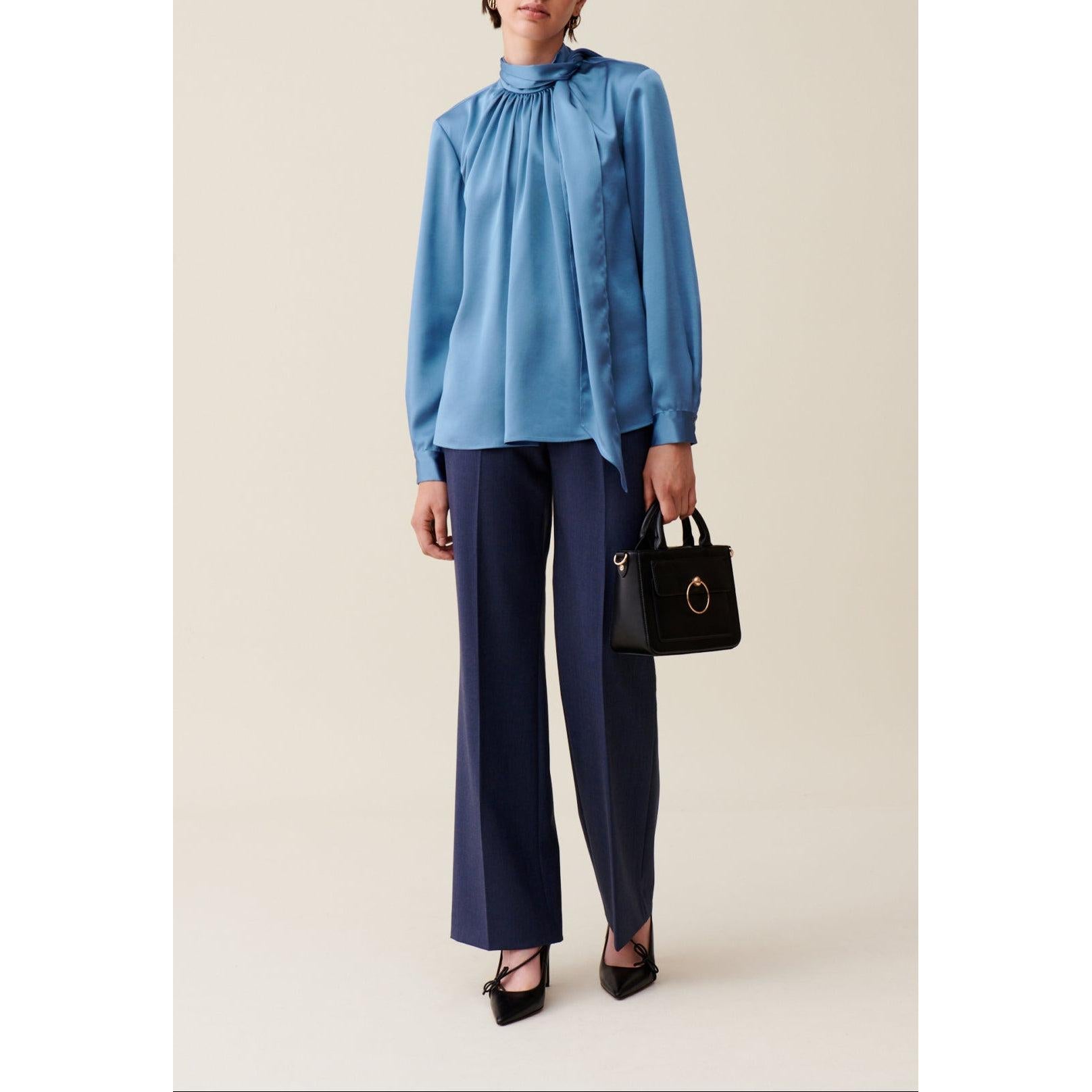 Blusa Fluida con Cuello de Lazada