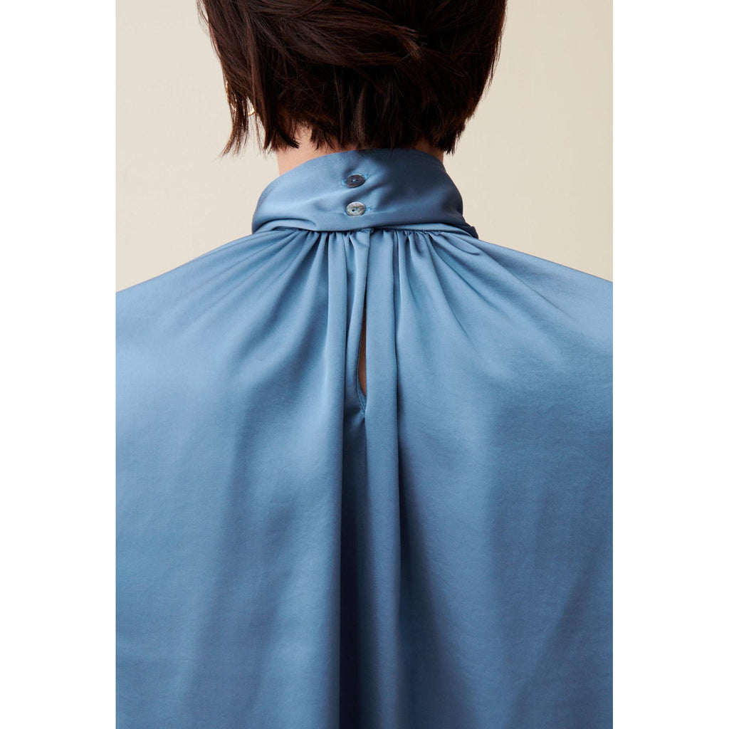 Blusa Fluida con Cuello de Lazada