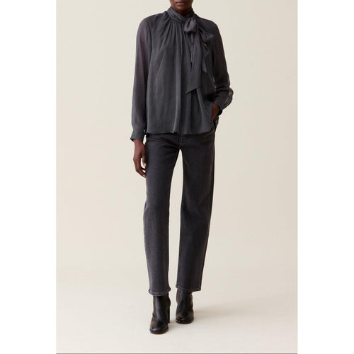 Blusa Lavallière de cuadros fluidos