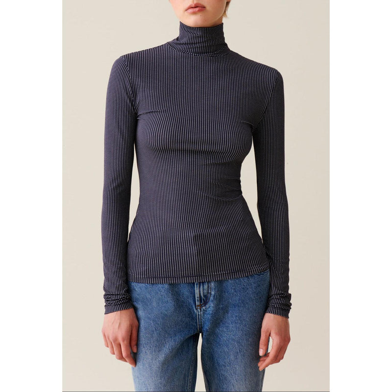 Top ajustado con cuello alzado