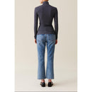 Top ajustado con cuello alzado