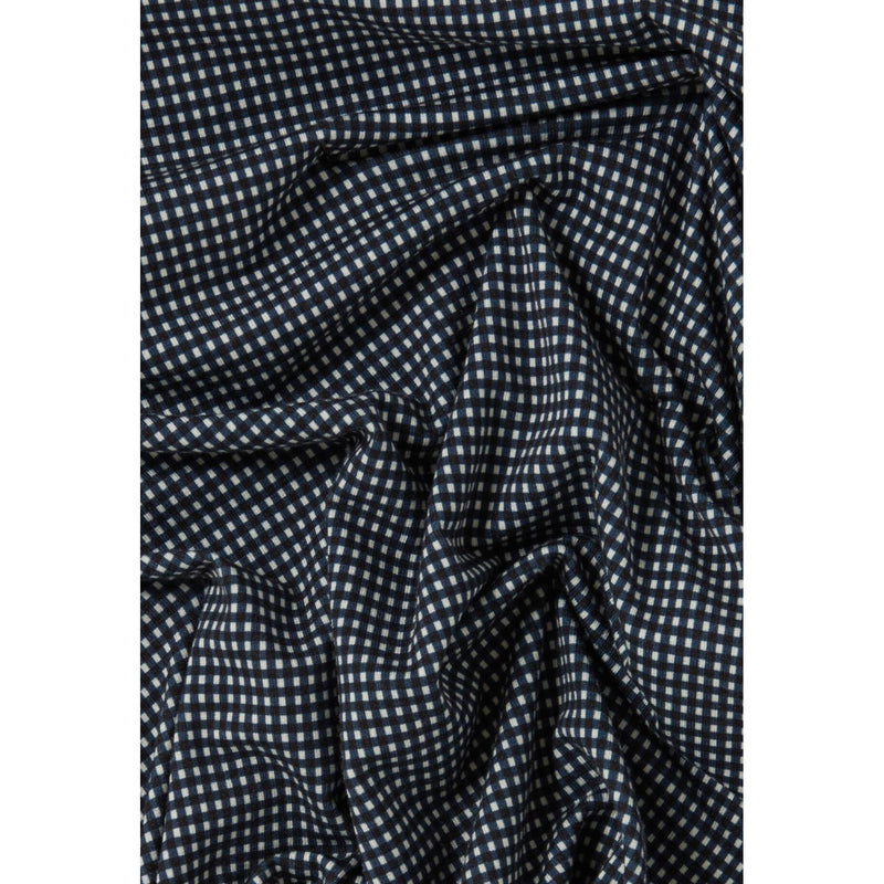 Top ajustado con cuello alzado