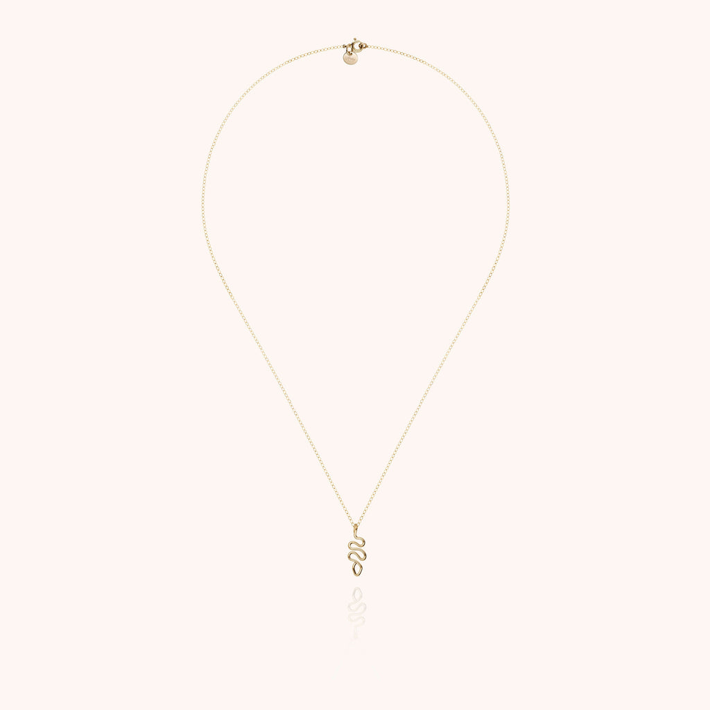 Collier Charms Snake — finition artisanale du bijou