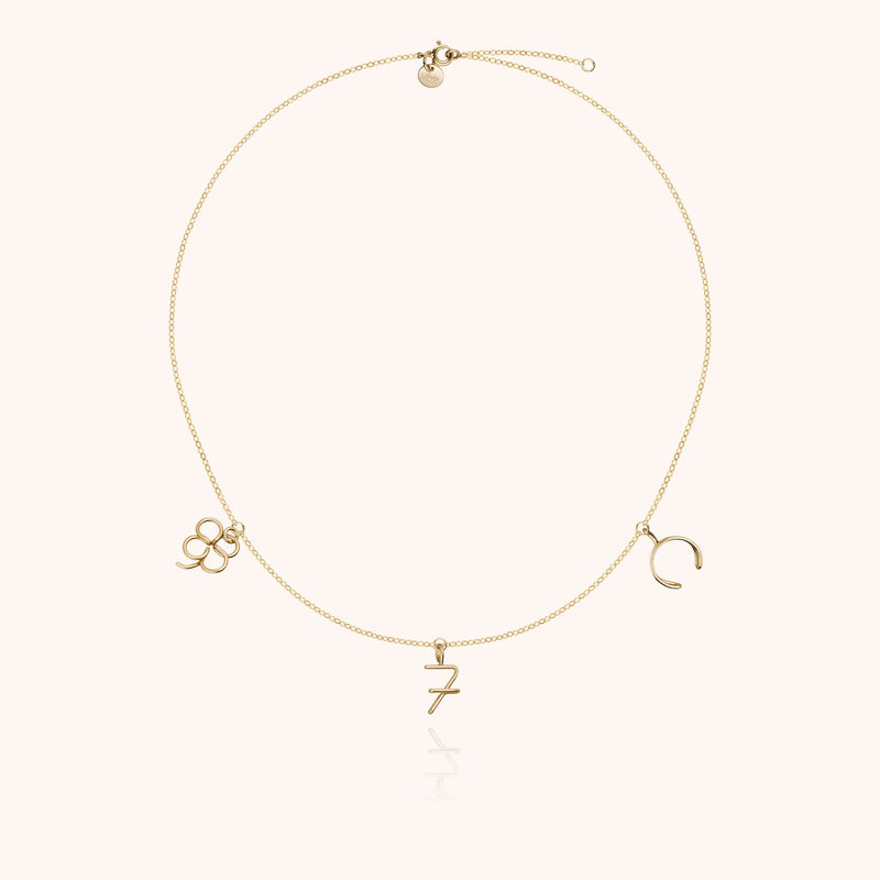 Détail façonnage prénom personnalisé bracelet façonnage main sans soudure