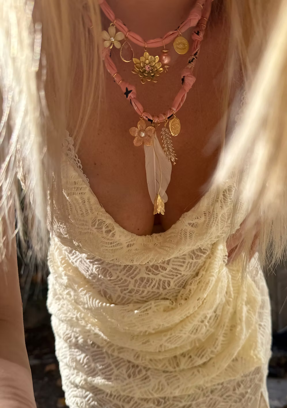 Collier Poetic Blush Plume Tige Rose Poudré