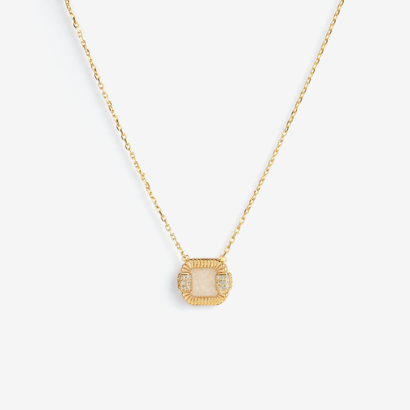 Collier Strata