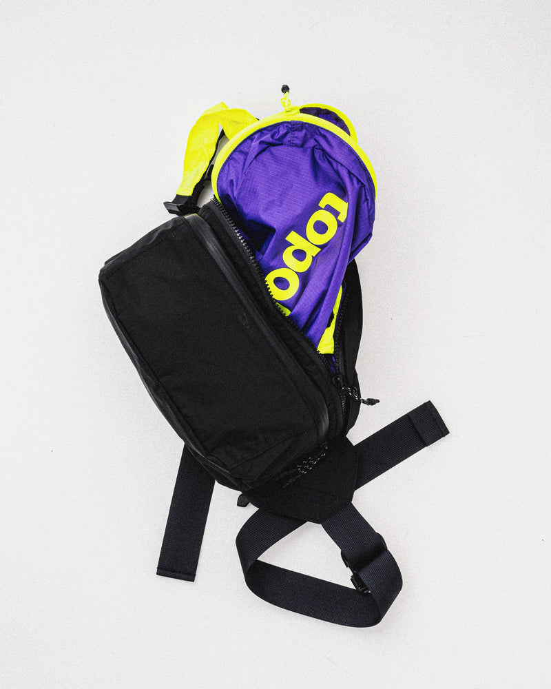 Convert Daypack - Black / Electric Purple