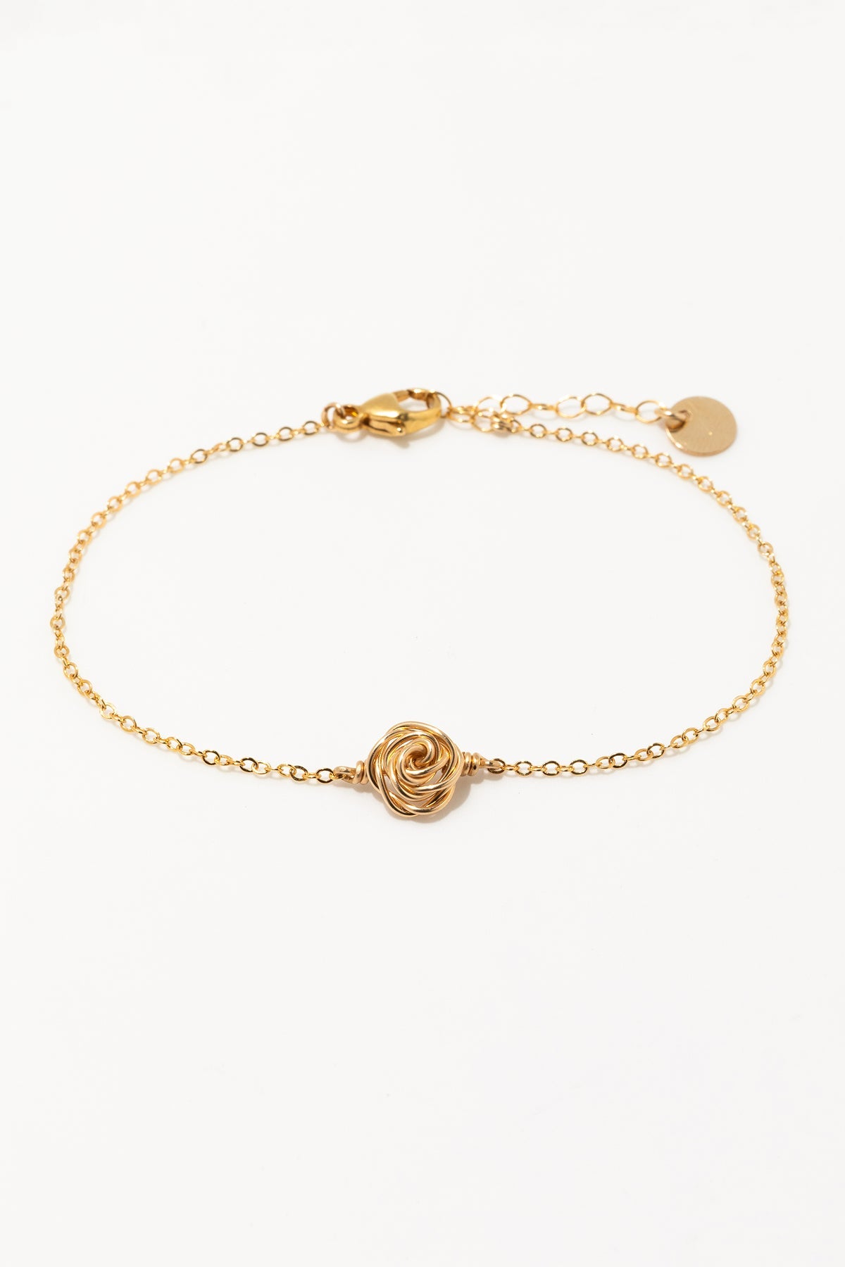 Pulsera Rosa en plano, rosa en oro laminado elaborada a mano sobre cadena fina