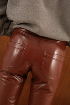 Pantalon BRUNE vinyle acajou