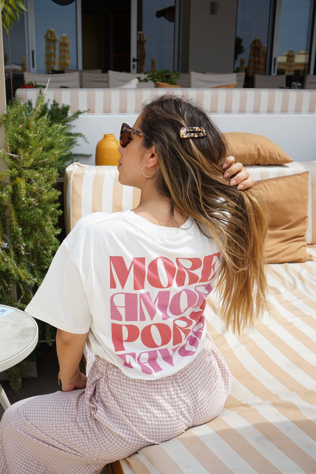 More Amor Por Favor T-shirt