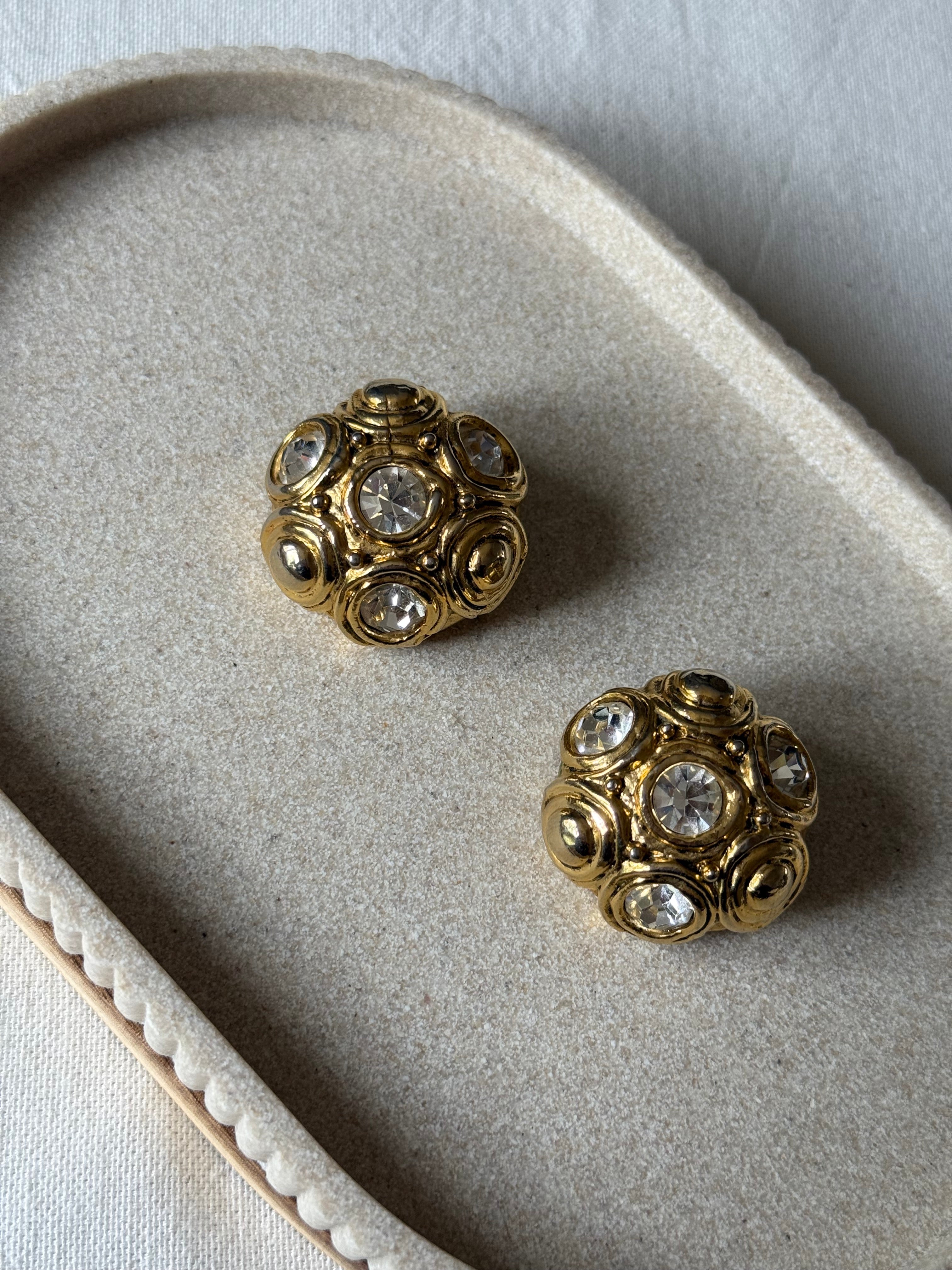 Boucles D’Oreilles Vintage - Résine Dorée Et Strass
