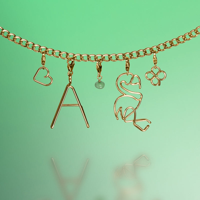 Détail façonnage message personnalisé collier façonnage main sans soudure