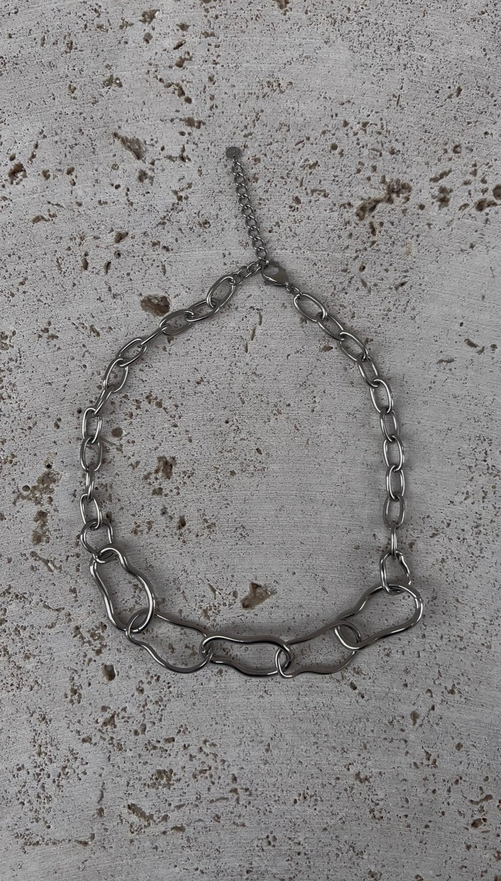 Outline Necklace