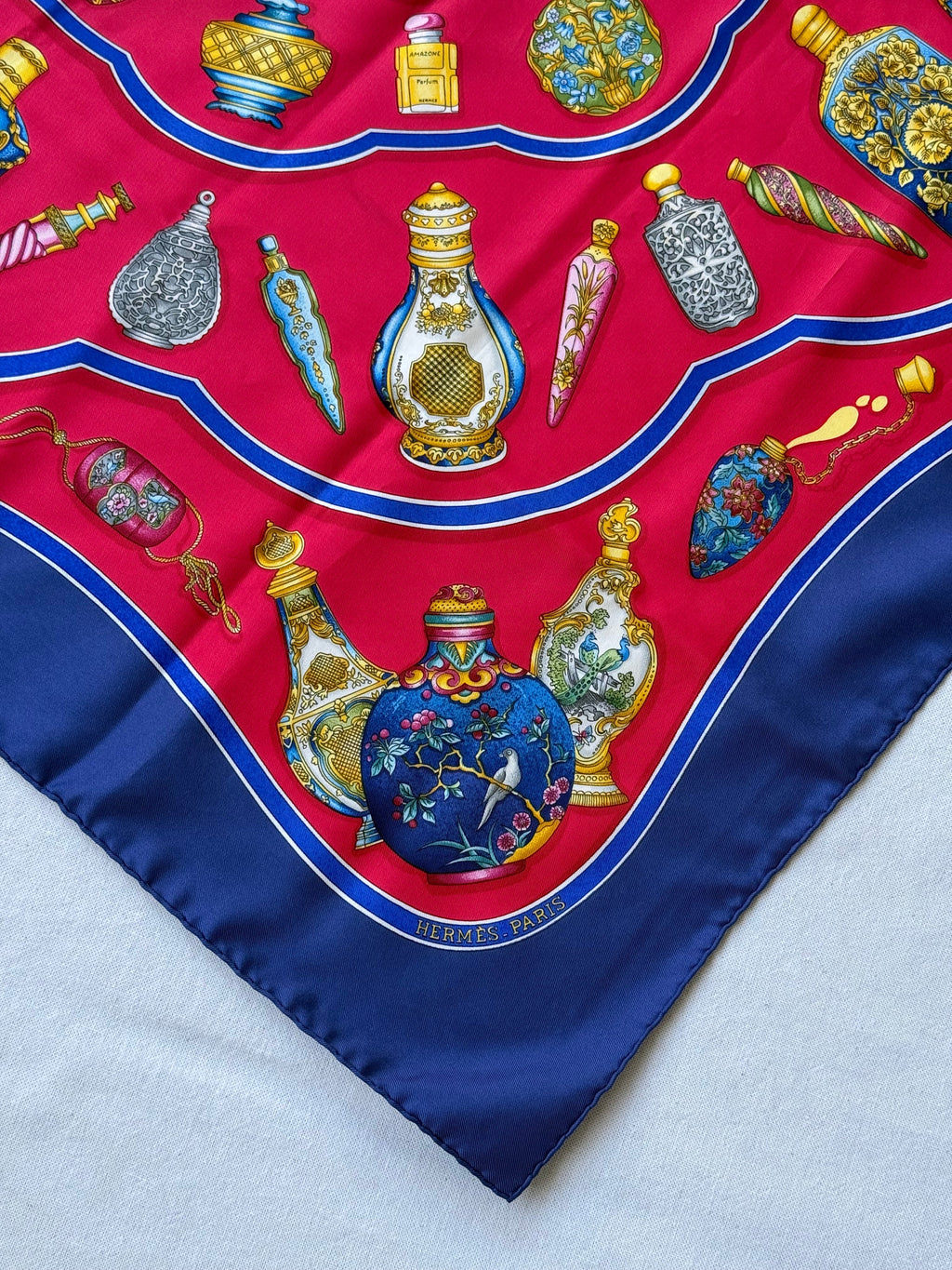 Bufanda Hermès – Modelo Flacons
