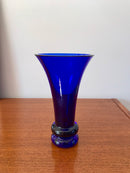 Vase En Verre Bleu Klein Évasé Design - Années 70