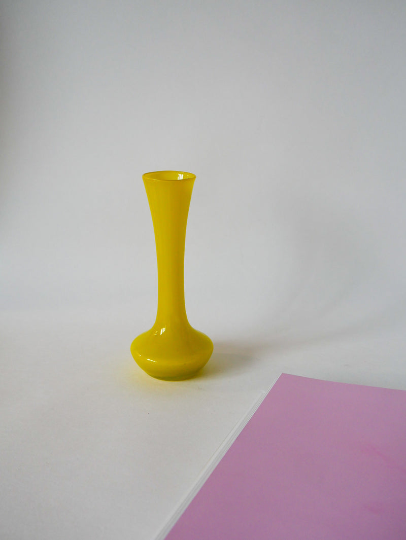 Vase En Opaline Jaune Vif Design 1960