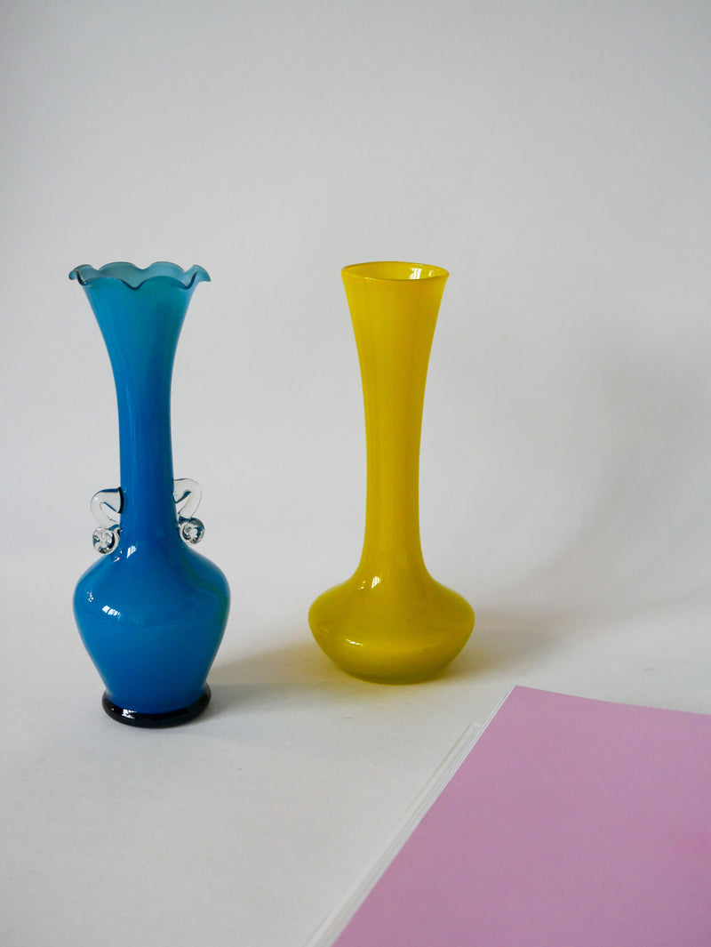 Vase En Opaline Jaune Vif Design 1960