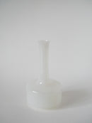 Vase En Opaline Blanc Graphique - 1960 - 20 X 11 Cm