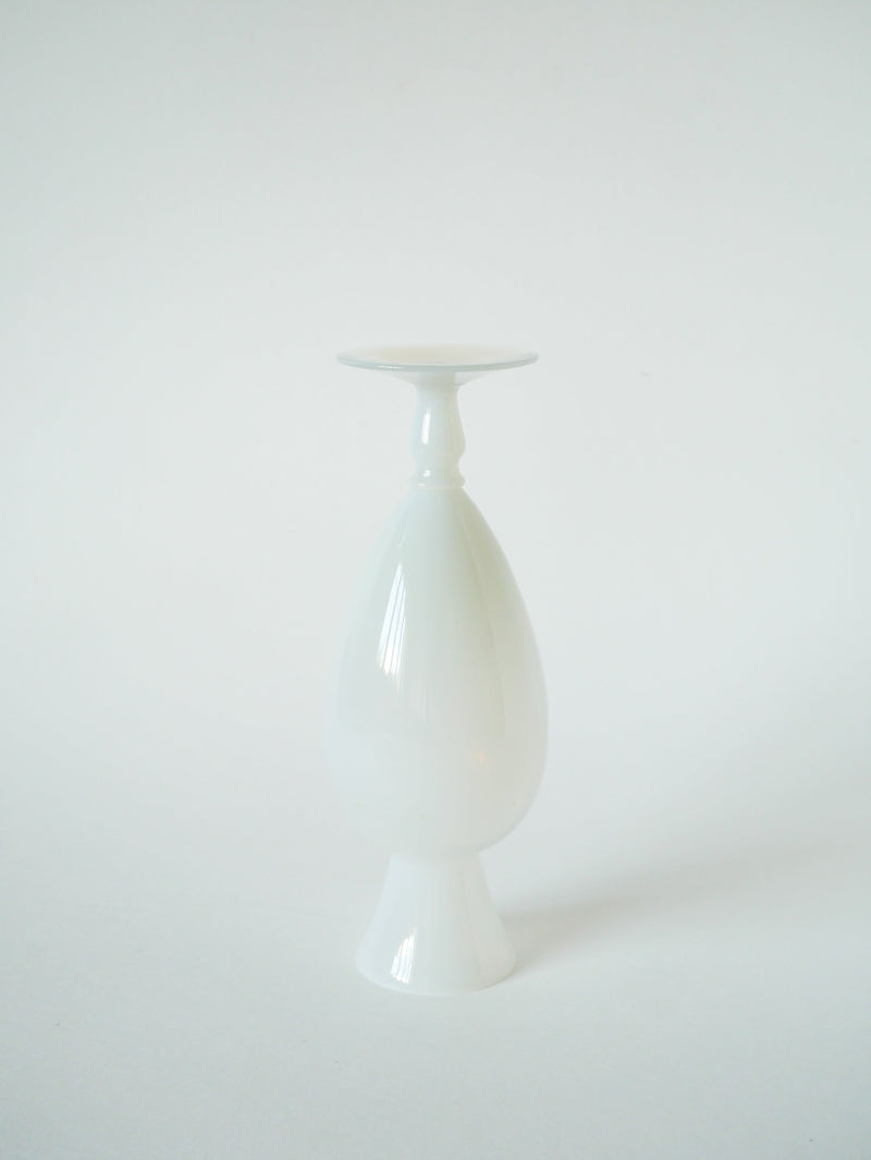 Vase En Opaline Blanc - Design - 1960 - 21 X 7 Cm