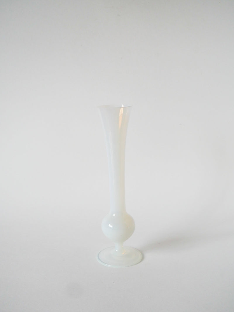 Vase En Opaline - Blanc Opalescent - 1960