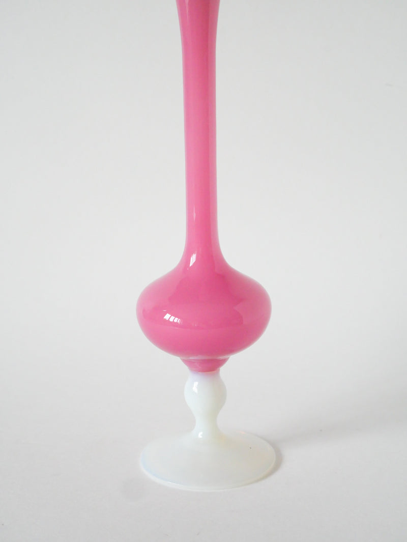 Grand Vase En Opaline - Rose Vif À Pieds Blanc - 1960