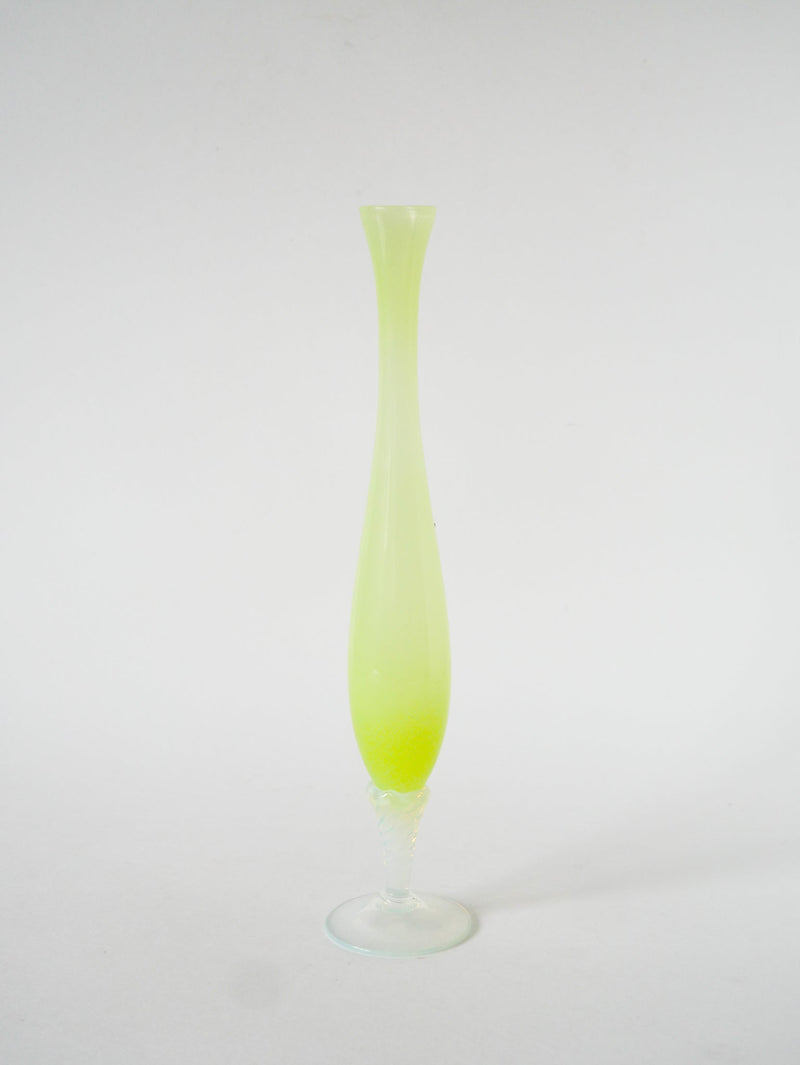 Vase En Opaline Allongé - Jaune Et Pieds Blanc - 1960