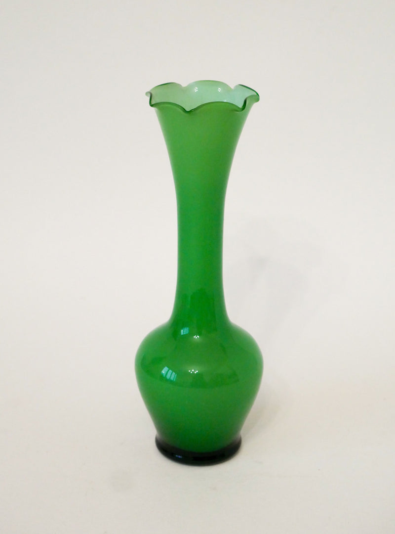 Vase En Opaline Dentelé Vert Vif - Design - 1960