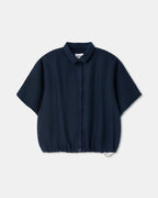 Chemisier bleu marine fluide en tissu léger, coupe ample avec manches kimono et col classique, pour un style décontracté et élégant.
