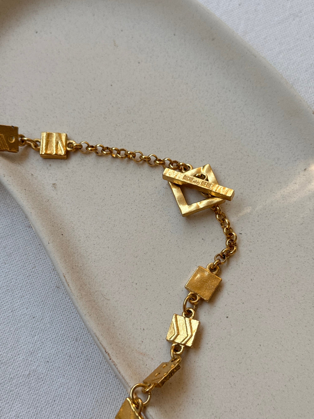 Collier Biche De Bere Vintage - Maille Géométrique Dorée