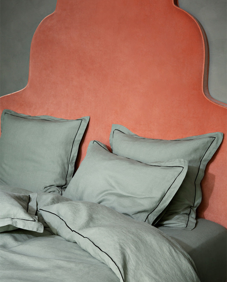 Drap Housse - Lin - Finition Bourdon - Vert Sauge Liseré Noir