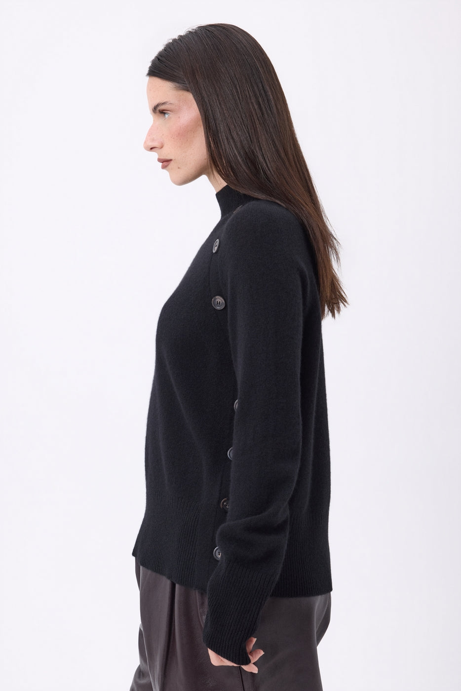 Jersey Cuello Alto Botones Diagonal - Negro - Mujer - 100% Cachemira