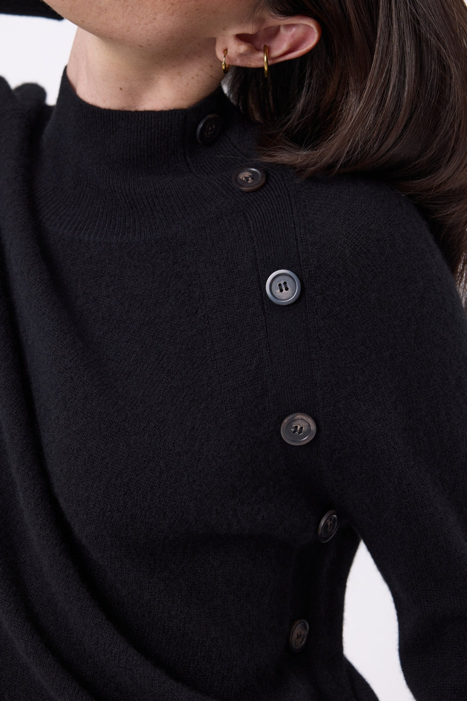 Jersey Cuello Alto Botones Diagonal - Negro - Mujer - 100% Cachemira
