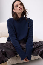 Jersey de cuello alto con botones diagonales - Azul marino - Mujer