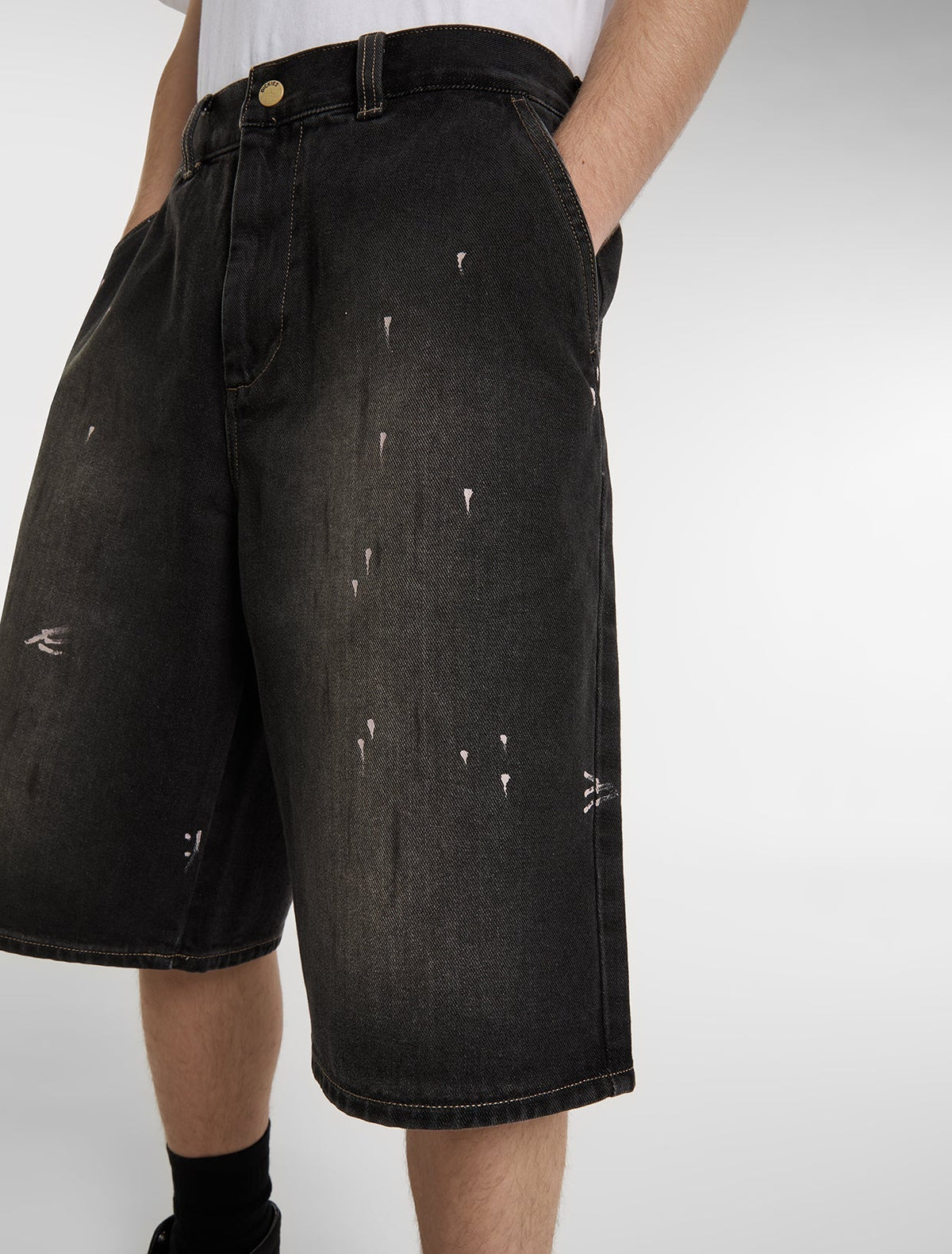 Pantalón corto vaquero teñido con barro - negro con lavado desgastado - hombre