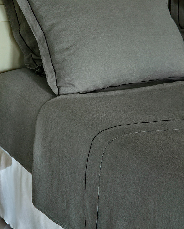 Drap Plat - Lin - Finition Bourdon - Gris Laurier Liseré Noir