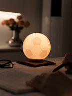 Lampe Lewis Football - Bois - 2 Tailles