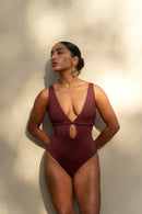 Une Pièce Amélia  - Aubergine