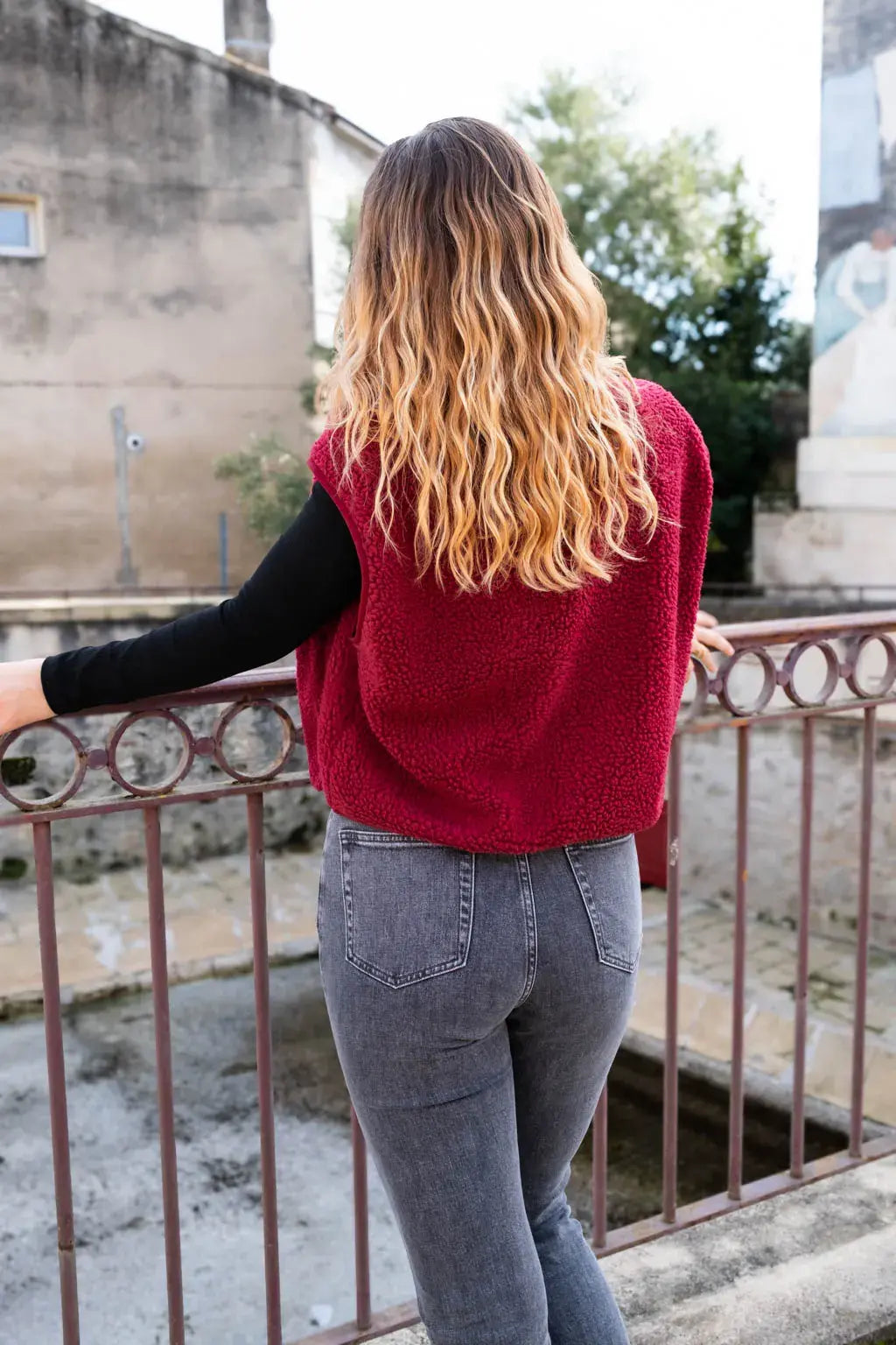 Elise Gilet - Burgundy