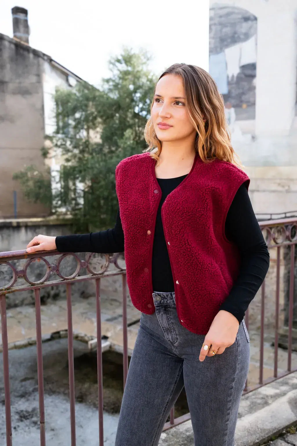 Elise Gilet - Burgundy
