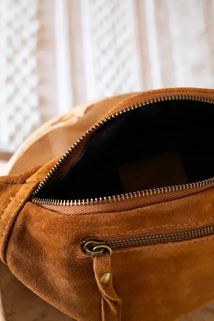 Velvet Leather Belt Bag - Hunter Dark Camel