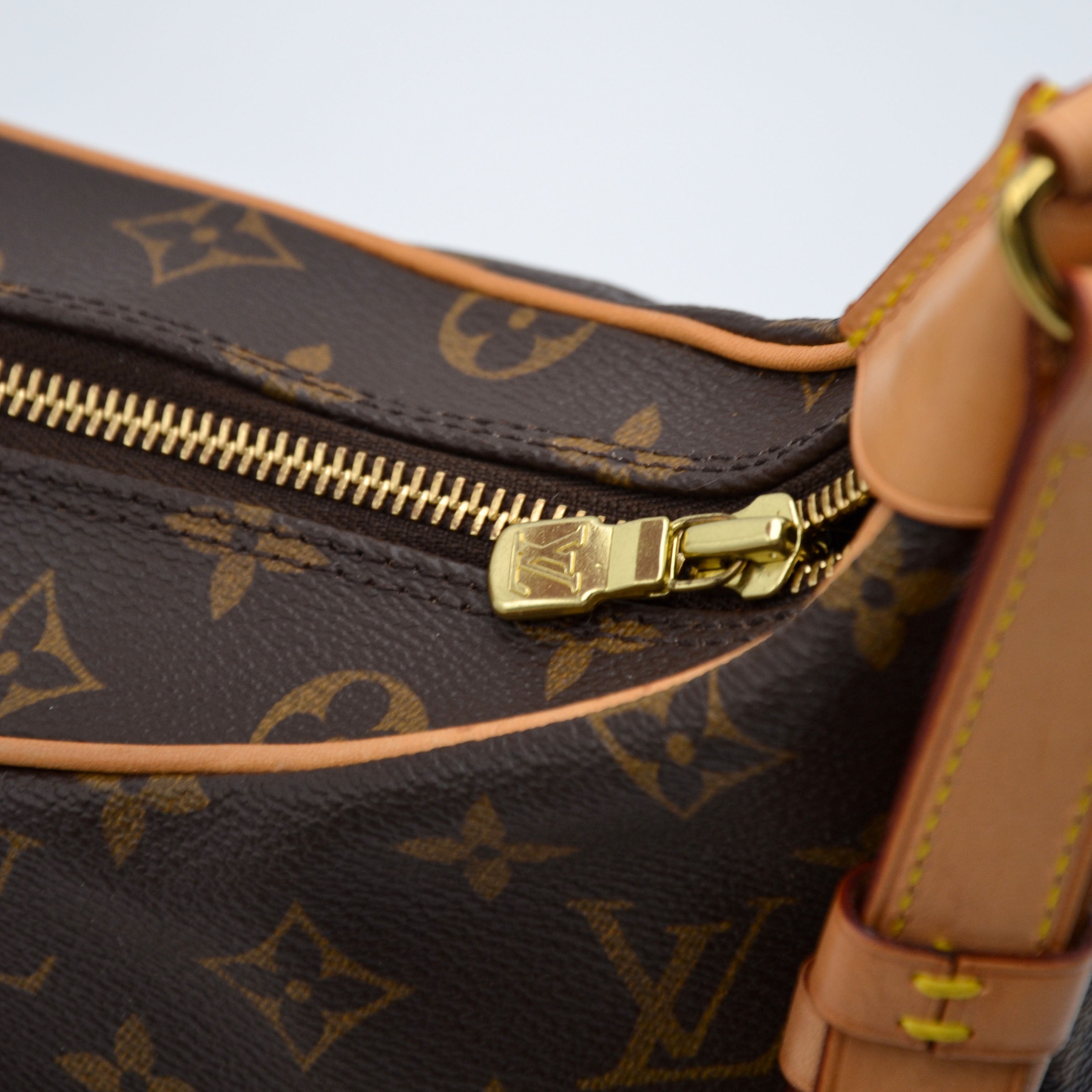 Louis Vuitton Boulogne 30 Monogram