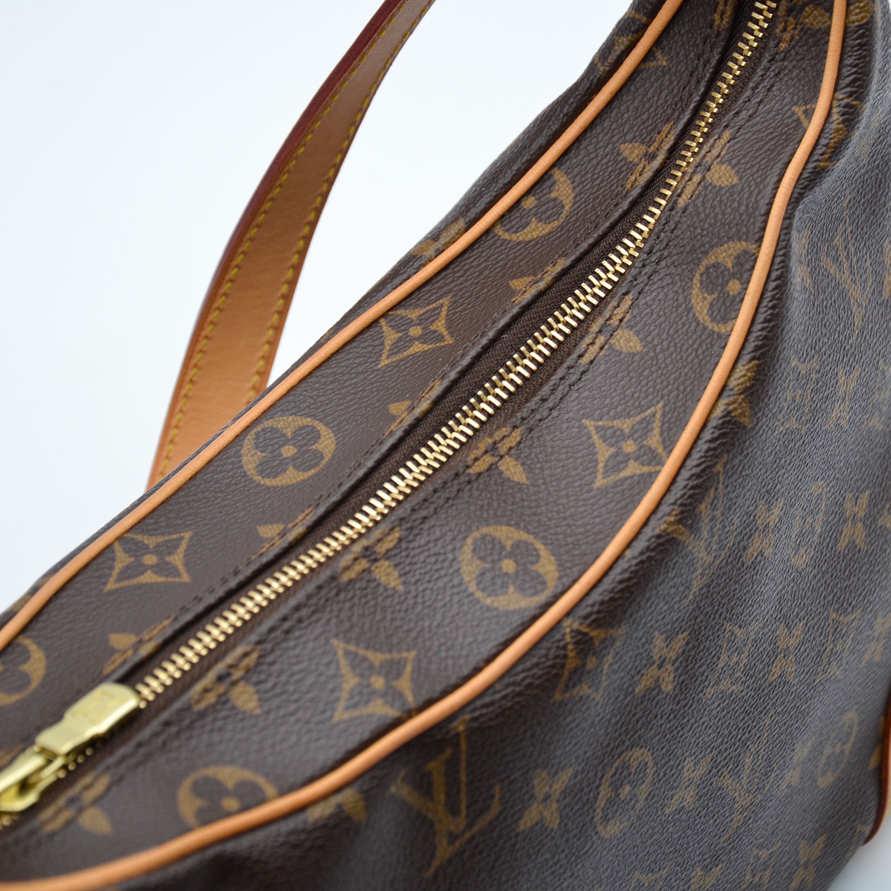 Louis Vuitton Boulogne 30 Monogram