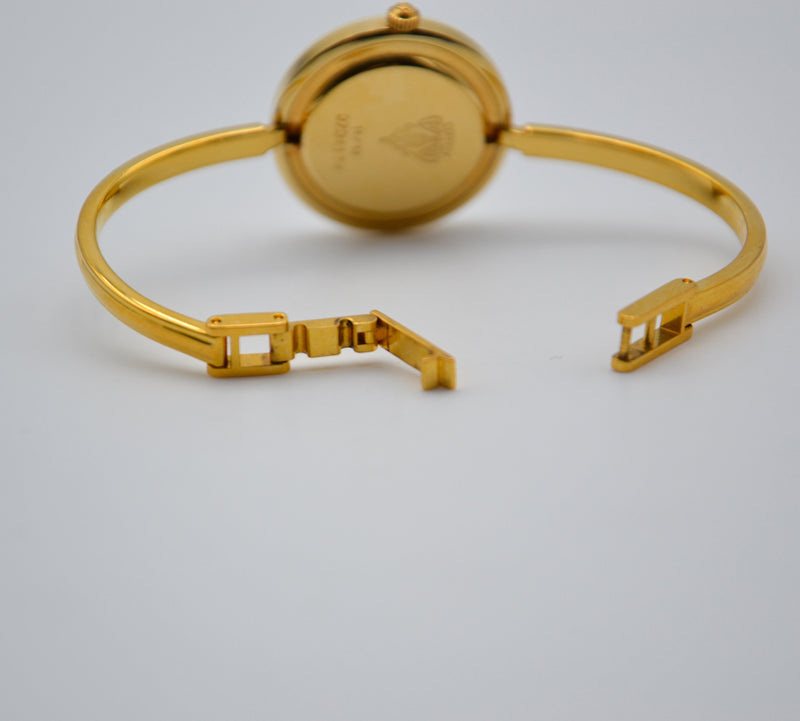 Bezel Women's Beige Quartz Watch