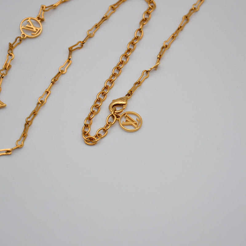 Collar Louis Vuitton siempre joven